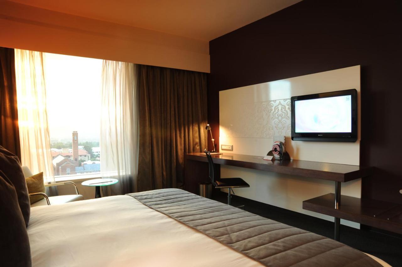 Southern Sun Rosebank, Johannesburg Exterior photo